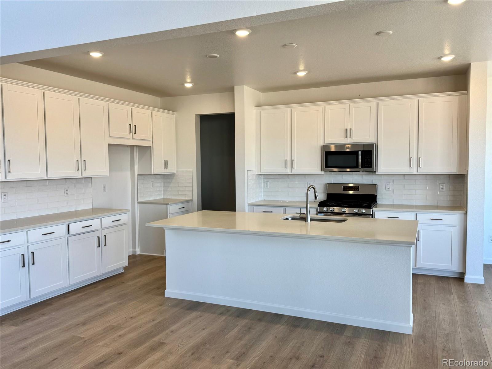 16955 W 92nd Loop