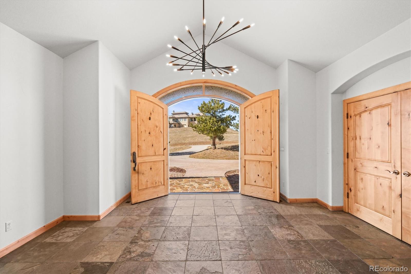 156 S Lookout Mountain Road