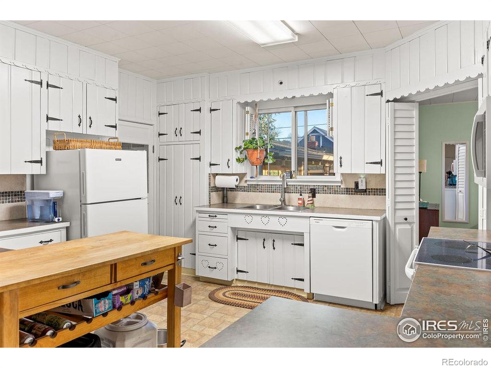 334 W 5th Street
