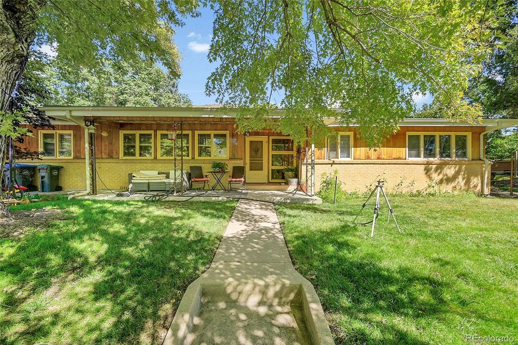 Photo of 2917 Lookout View Drive, Golden, CO 80401 (MLS # 2661453)