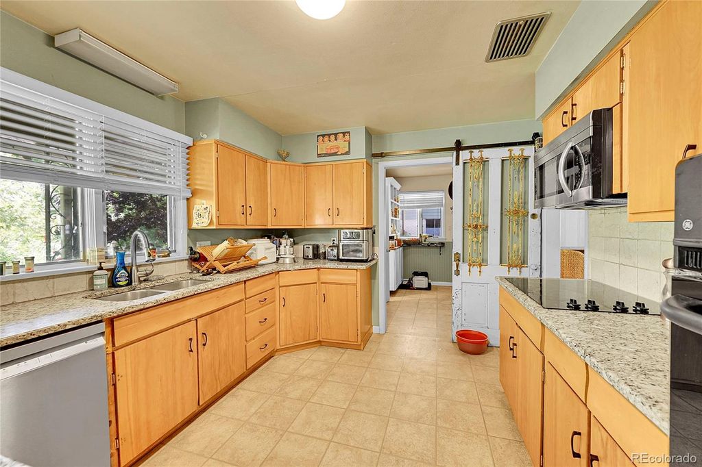 Photo of 2917 Lookout View Drive, Golden, CO 80401 (MLS # 2661453)