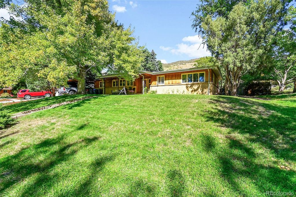 Photo of 2917 Lookout View Drive, Golden, CO 80401 (MLS # 2661453)