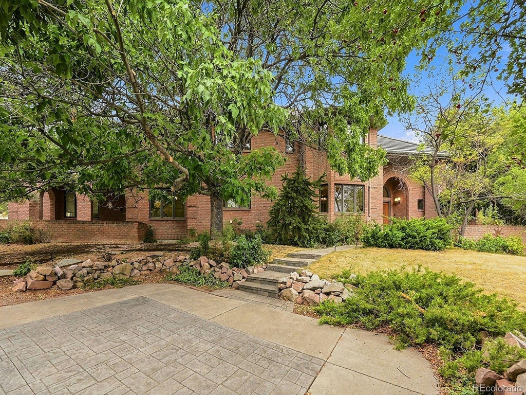 Photo of 26 Red Fox Lane, Littleton, CO 80127 (MLS # 9499704)