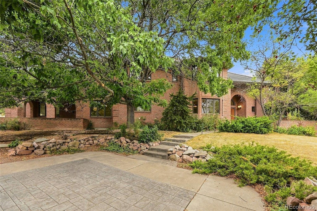 Photo of 26 Red Fox Lane, Littleton, CO 80127 (MLS # 9499704)