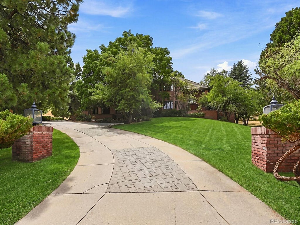 Photo of 26 Red Fox Lane, Littleton, CO 80127 (MLS # 9499704)