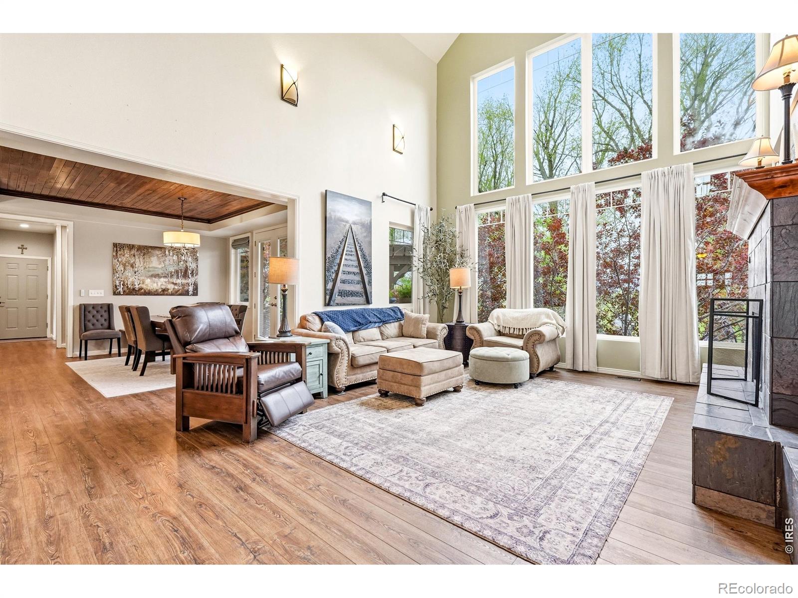 871 Bluebird Lane