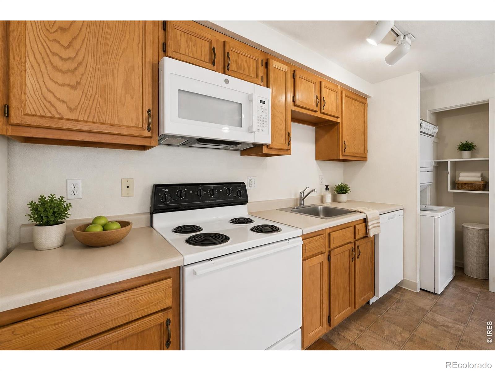 961 16th Street #5