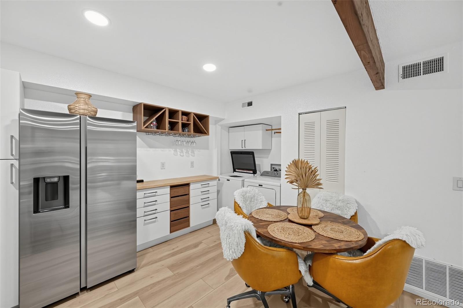 1543 Main Street 4