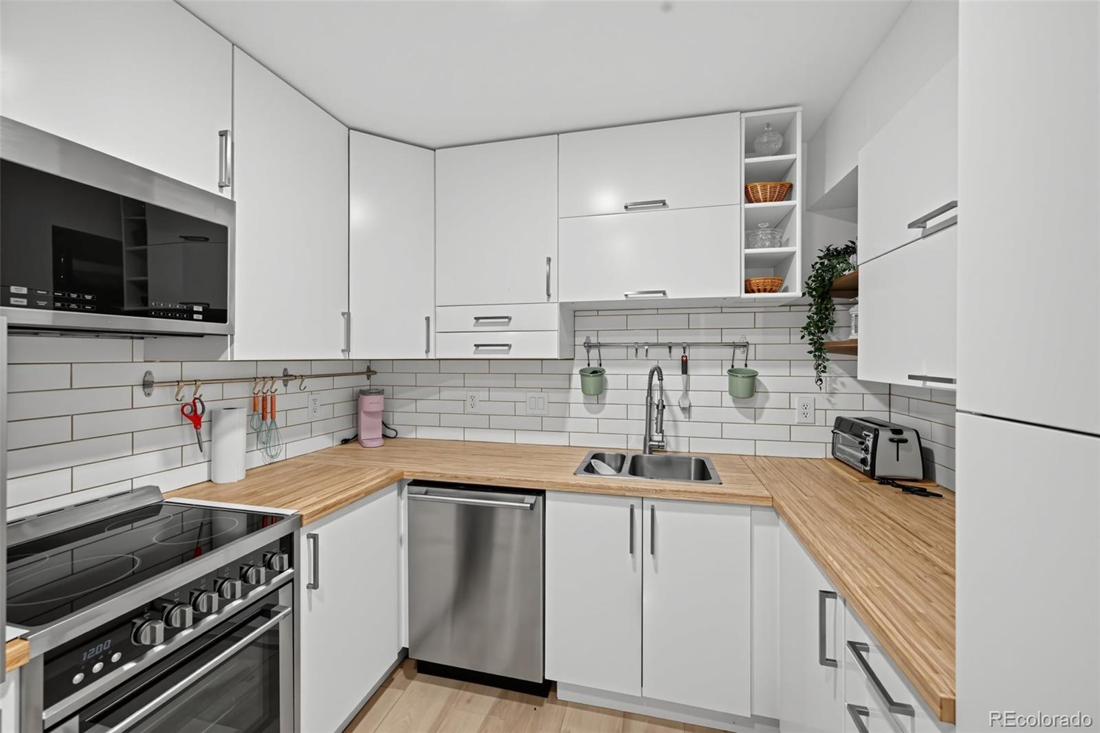 1543 Main Street 4