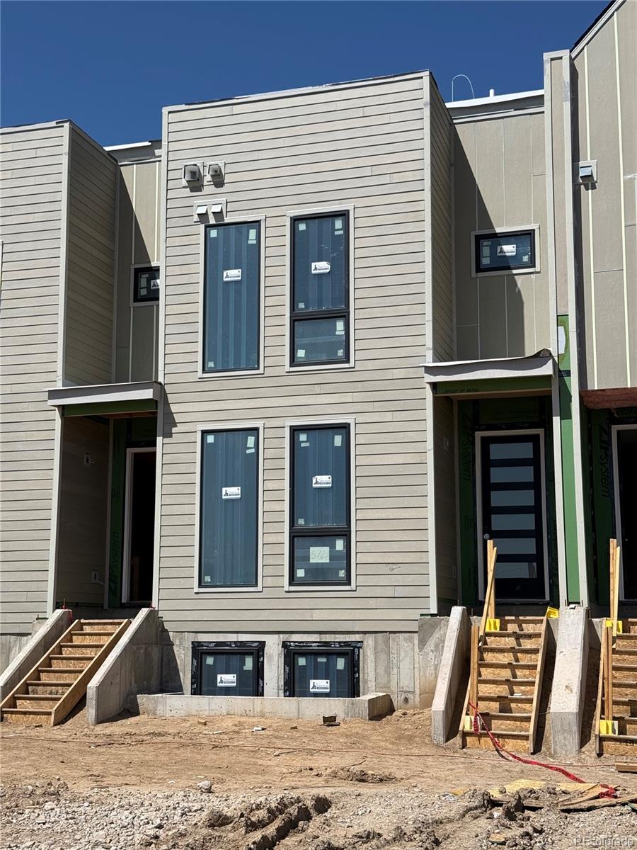 564 Lombardi Circle