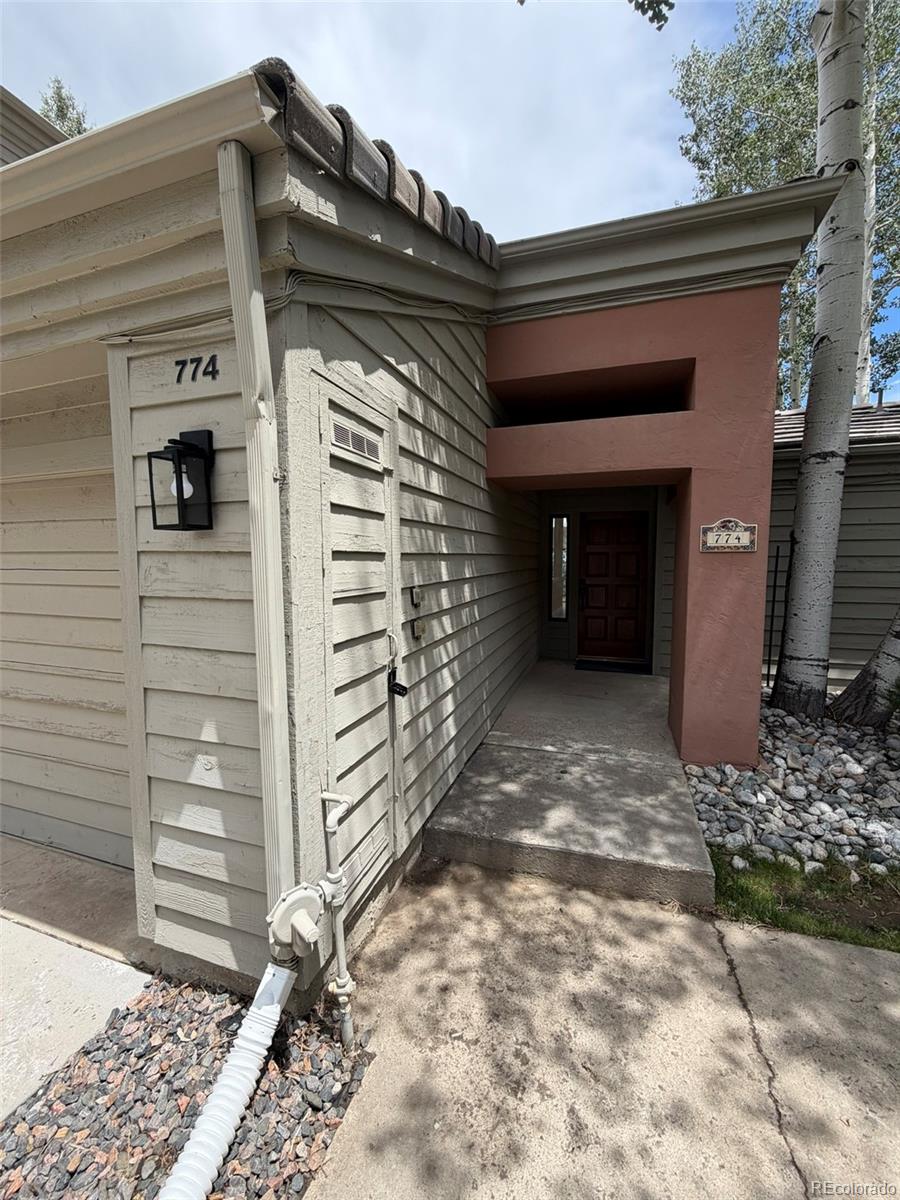 774 Ridgeside Drive