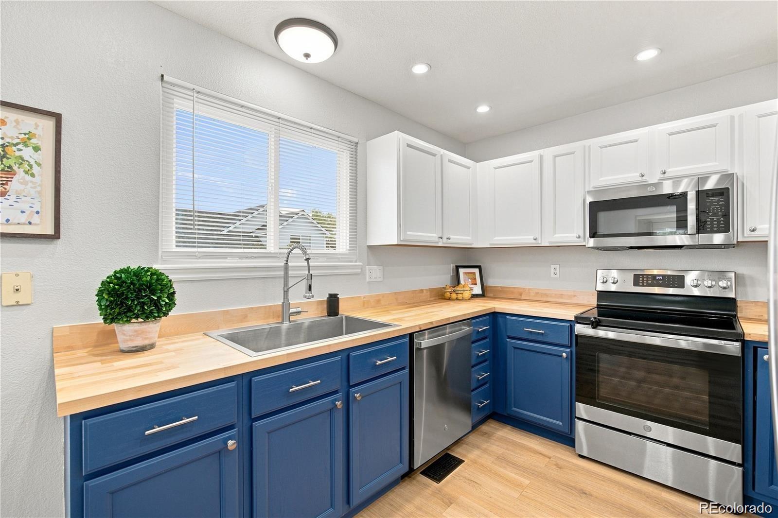 3435 E 106th Place