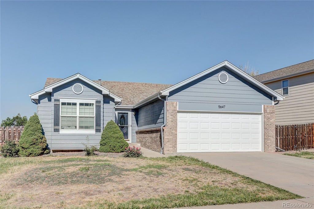 Photo of 5647 S Quatar Court, Centennial, CO 80015 (MLS # 4165679)