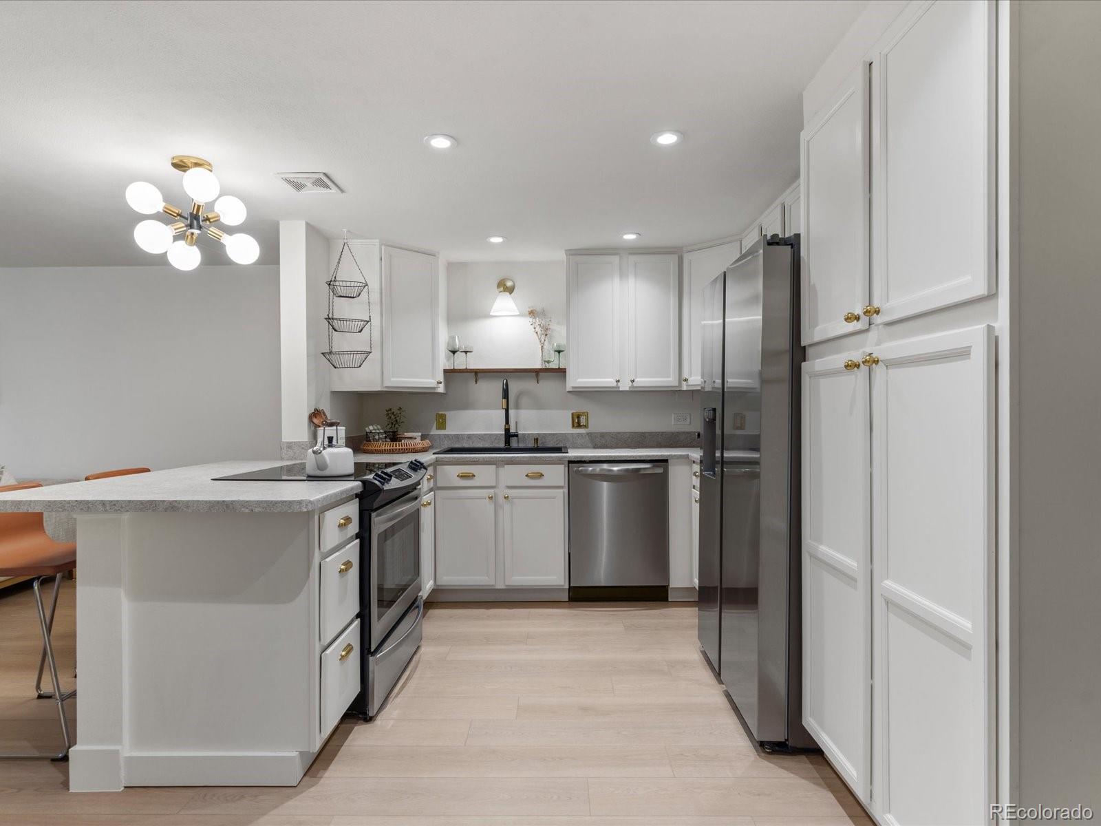 1050 N Lafayette Street 105