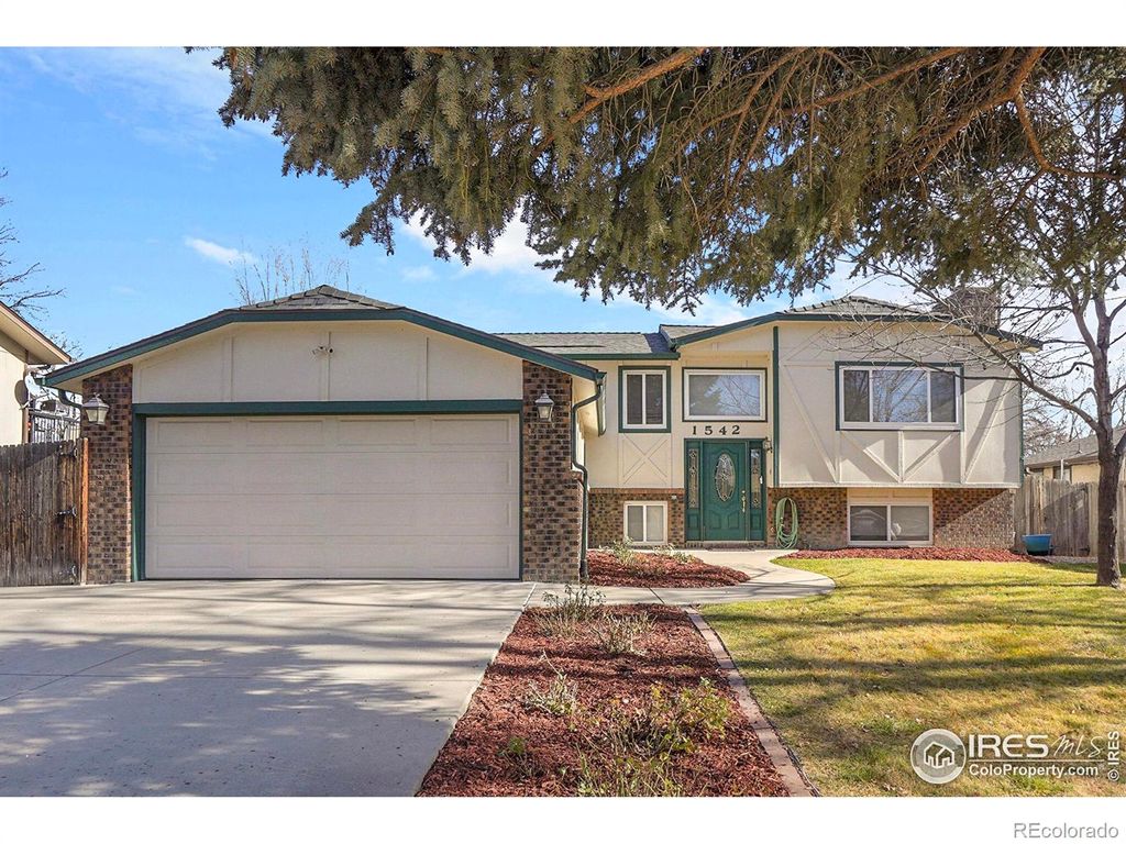 Photo of 1542 Cambridge Drive, Longmont, CO 80503 (MLS # IR1048066)