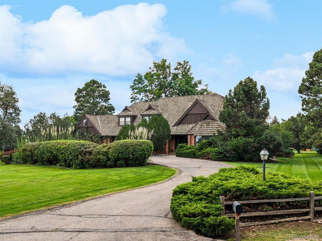 Photo of 10 Carriage Lane, Cherry Hills Village, CO 80121 (MLS # 1731363)