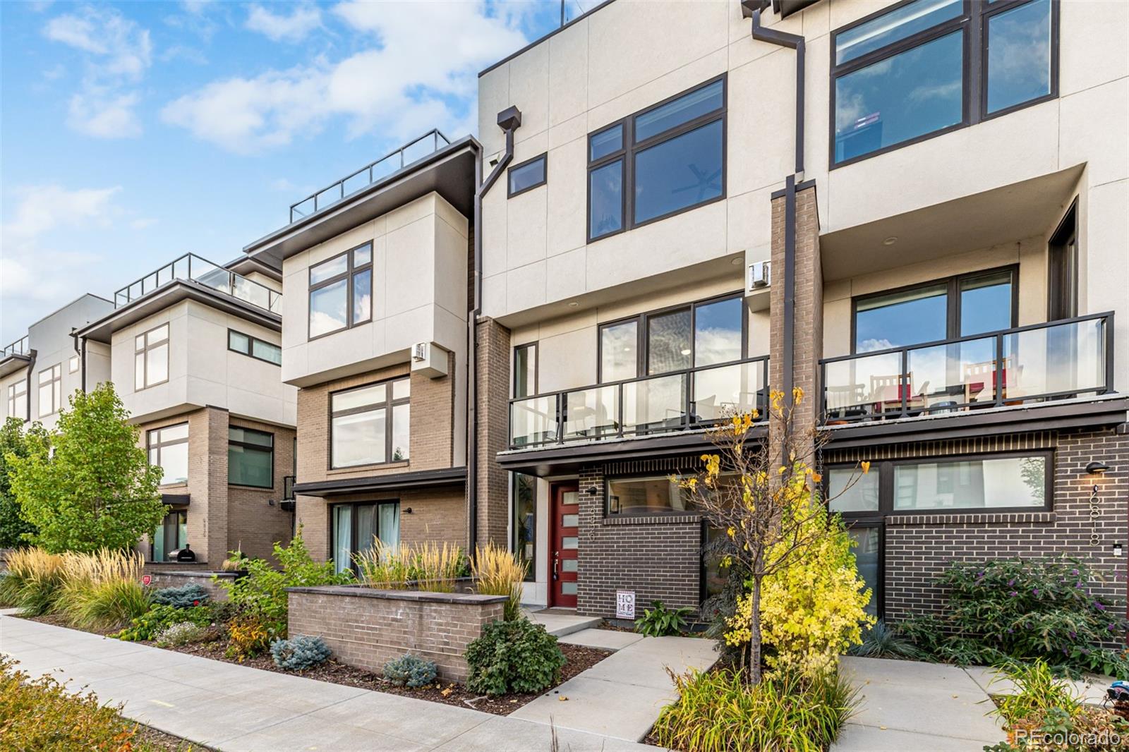 6820 E Lowry Boulevard