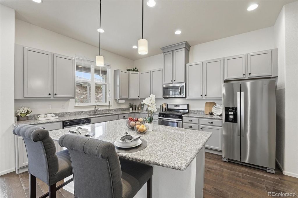 Photo of 6907 W Jewell Drive, Lakewood, CO 80227 (MLS # 8283832)