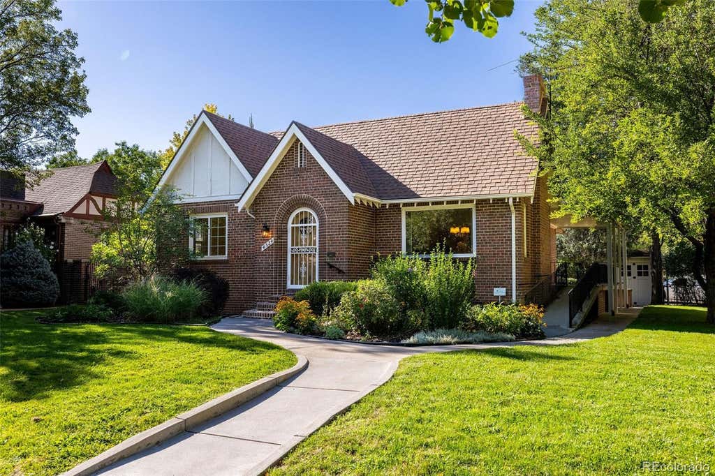 Photo of 4524 Montview Boulevard, Denver, CO 80207 (MLS # 2718807)