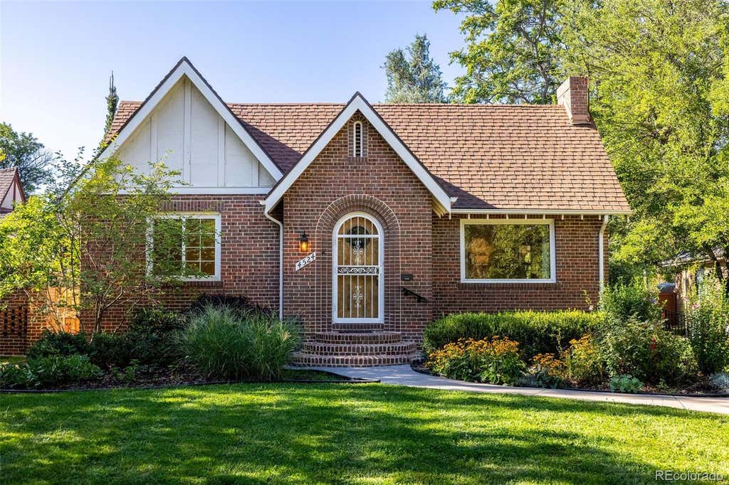 Photo of 4524 Montview Boulevard, Denver, CO 80207 (MLS # 2718807)