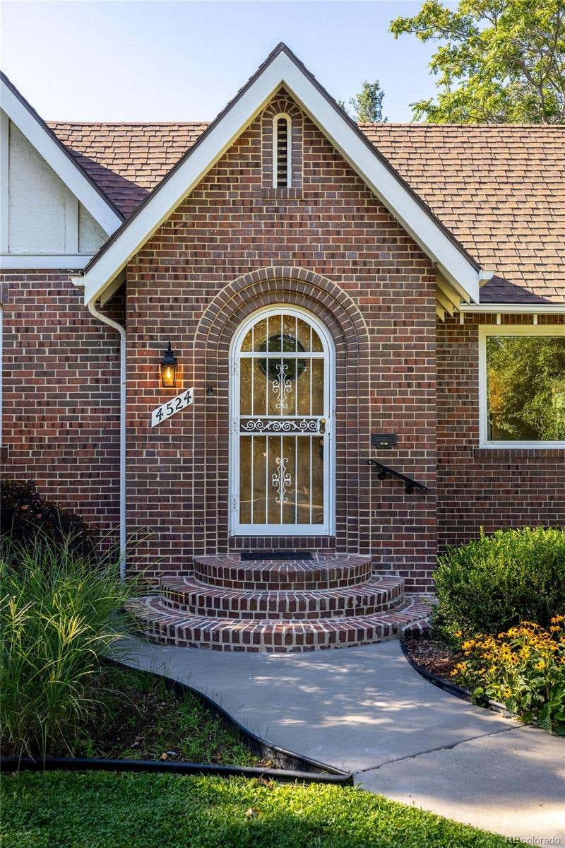 Photo of 4524 Montview Boulevard, Denver, CO 80207 (MLS # 2718807)