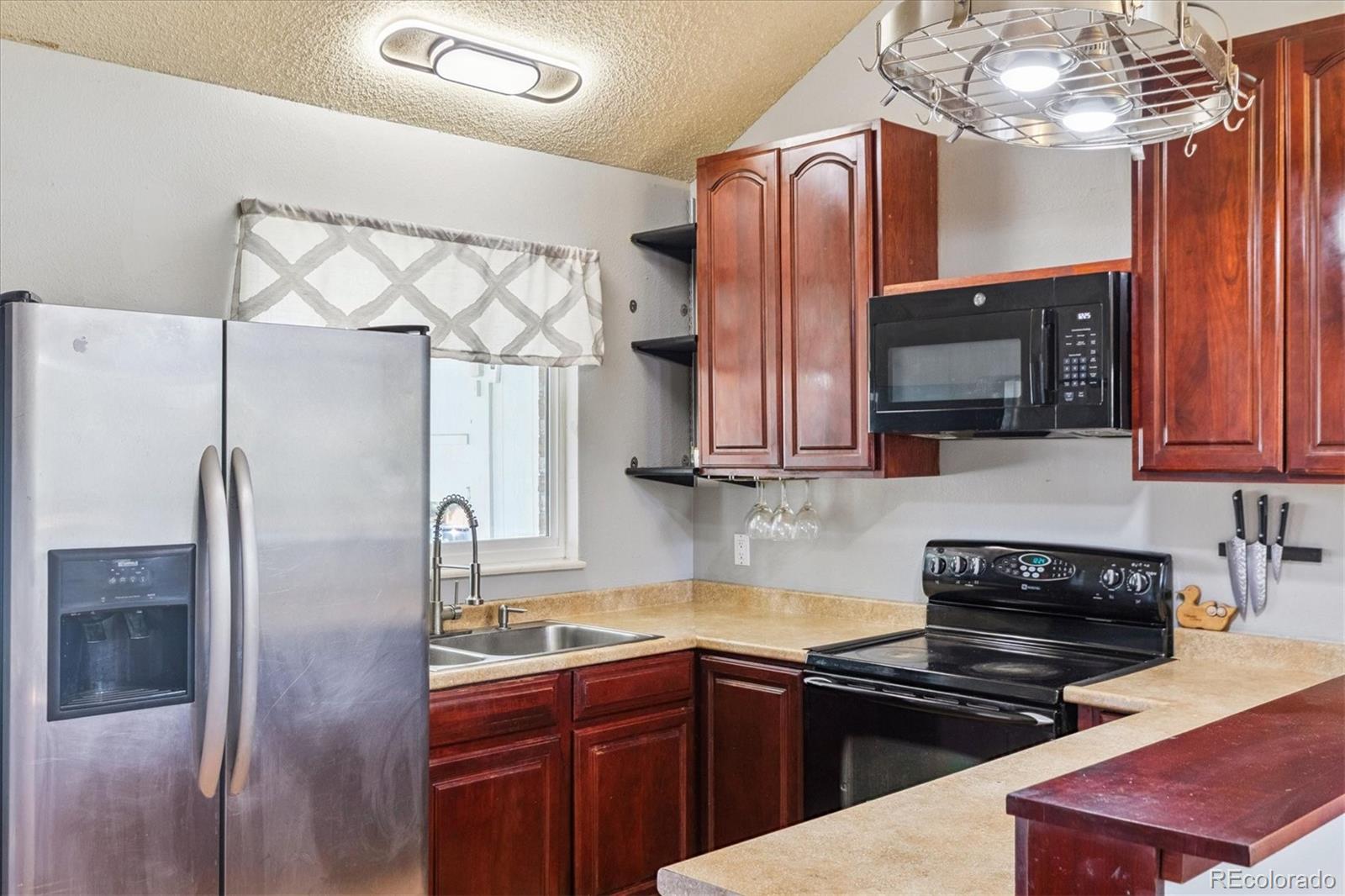 1065 S Lindsey Street