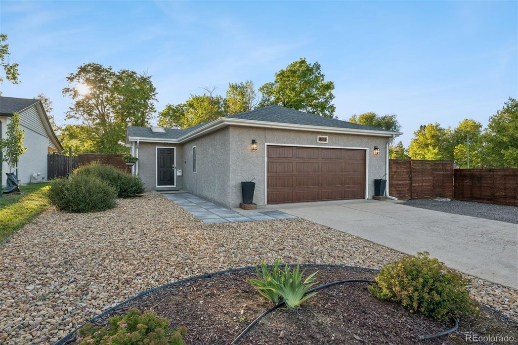 Photo of 301 S Krameria Street, Denver, CO 80224 (MLS # 4951780)