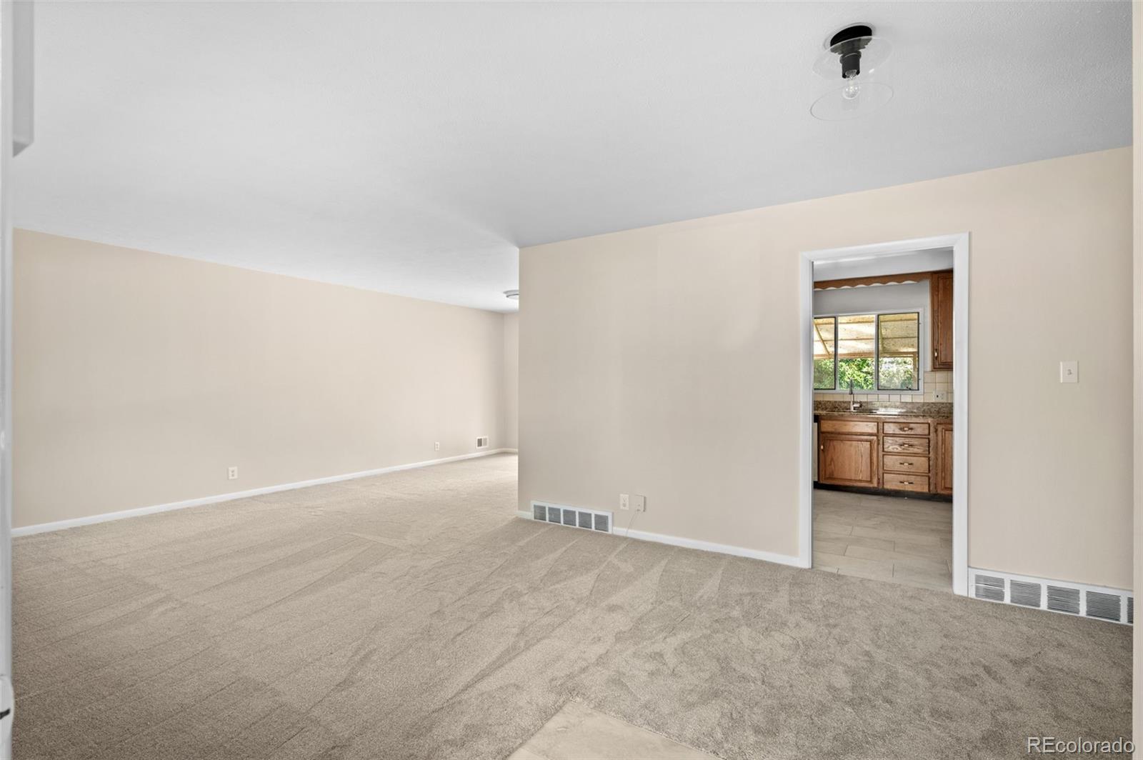 10816 Livingston Drive