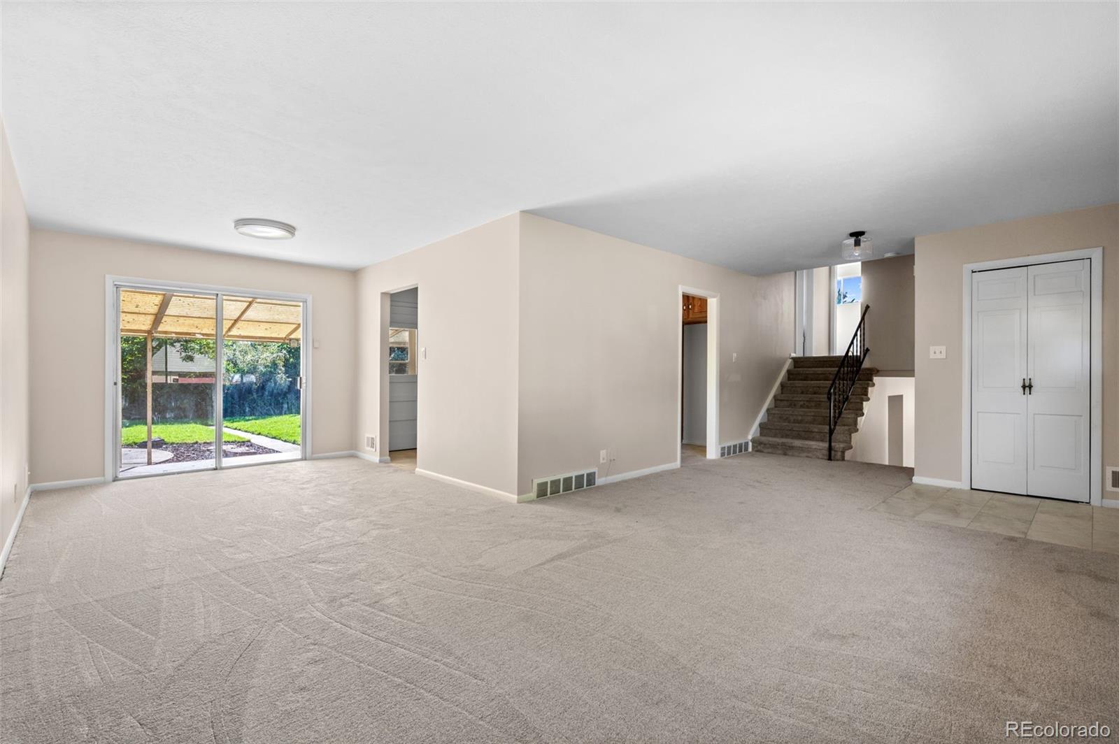 10816 Livingston Drive