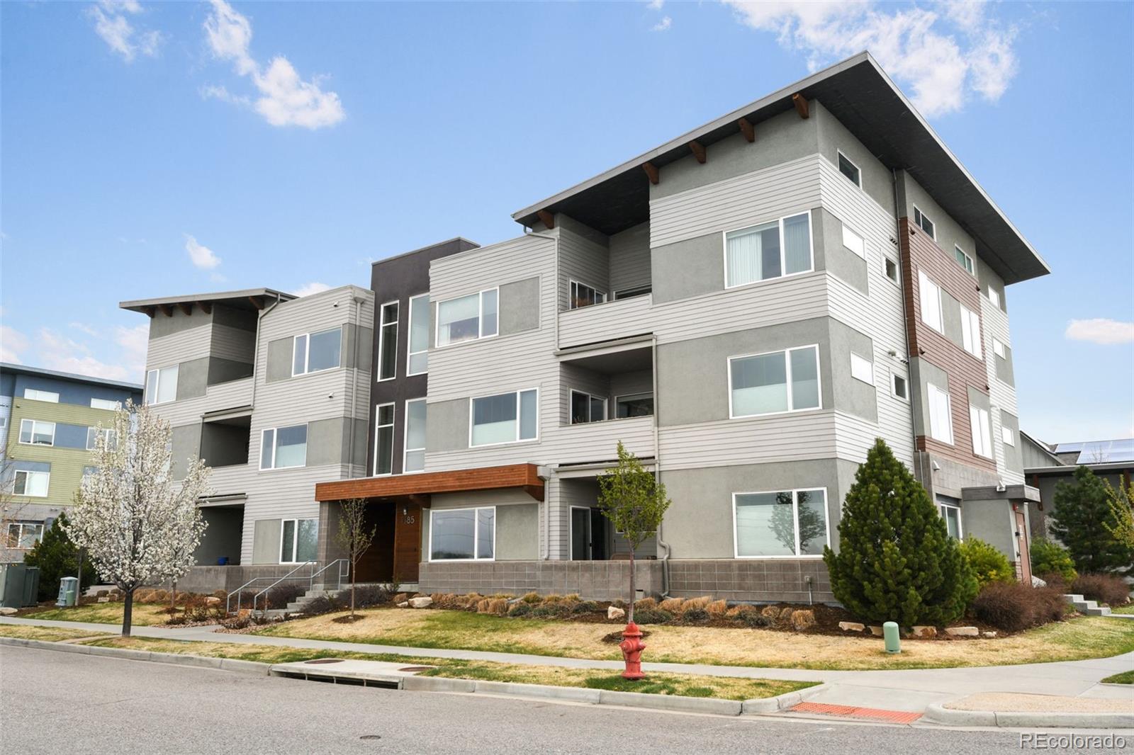 1585 Hecla Way 201