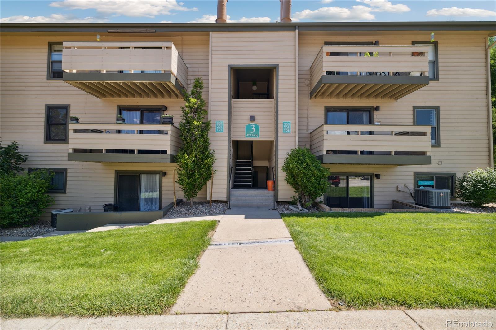 420 Zang Street 3-208, Lakewood, CO, 80228 1 420 Zang Street 3-208