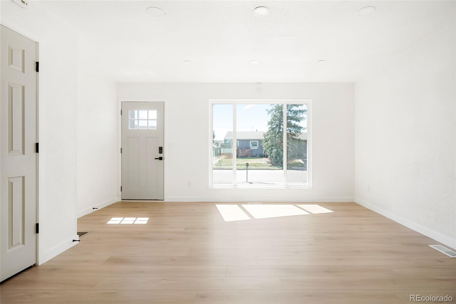 9457 W Hamilton Drive