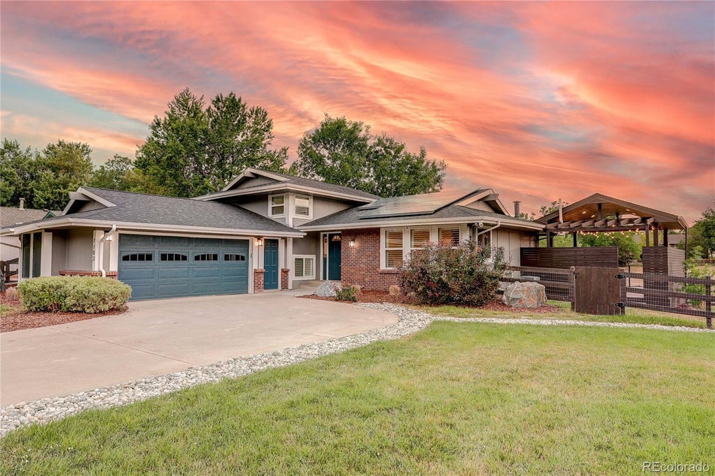 Photo of 7703 S Elizabeth Way, Littleton, CO 80122 (MLS # 9203744)