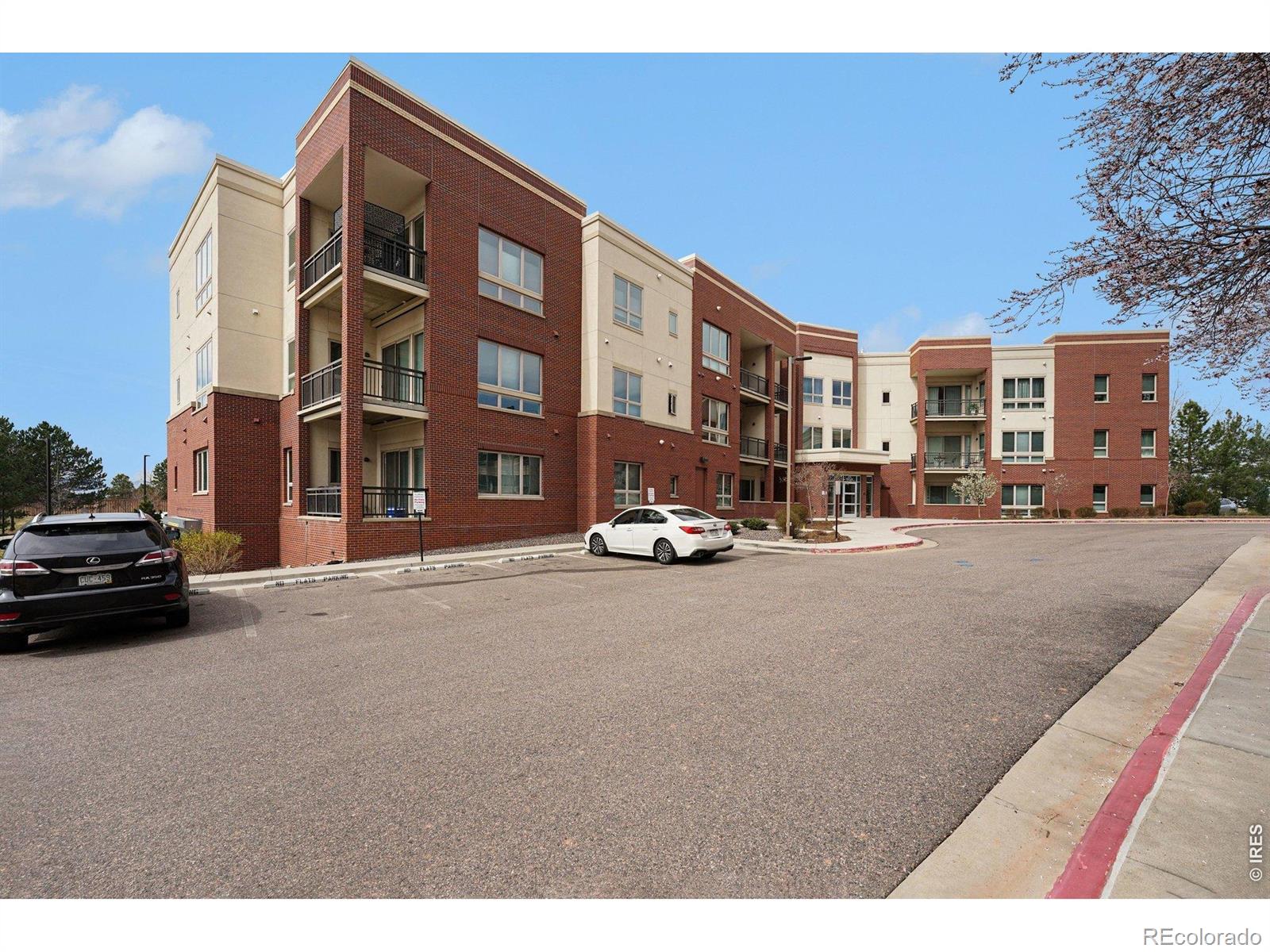 4885 S Monaco Street