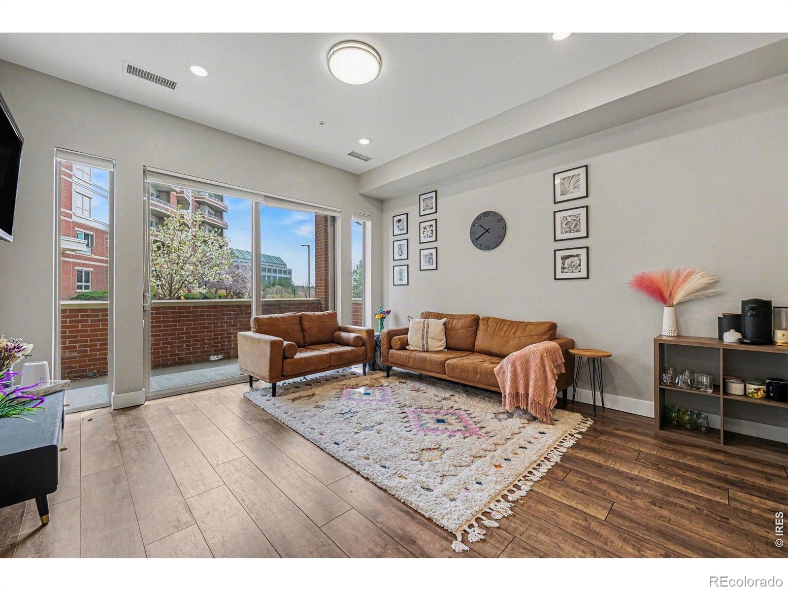 4885 S Monaco Street