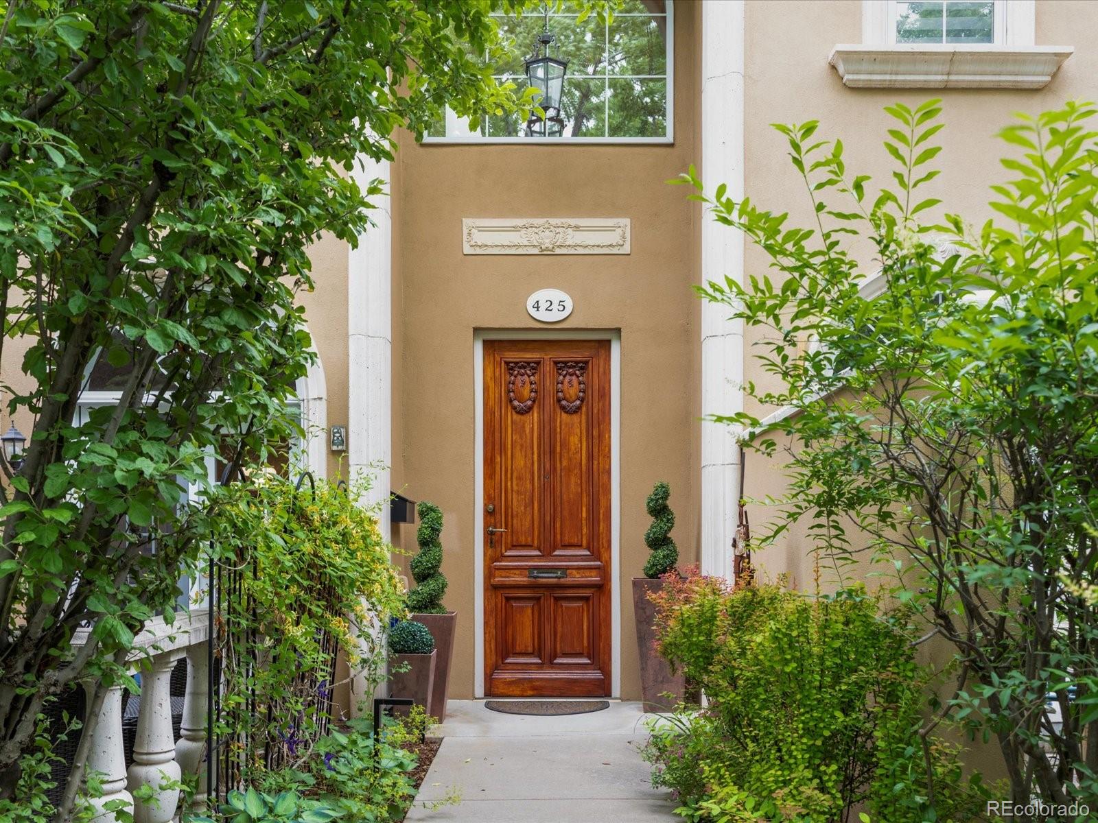 425 Steele Street