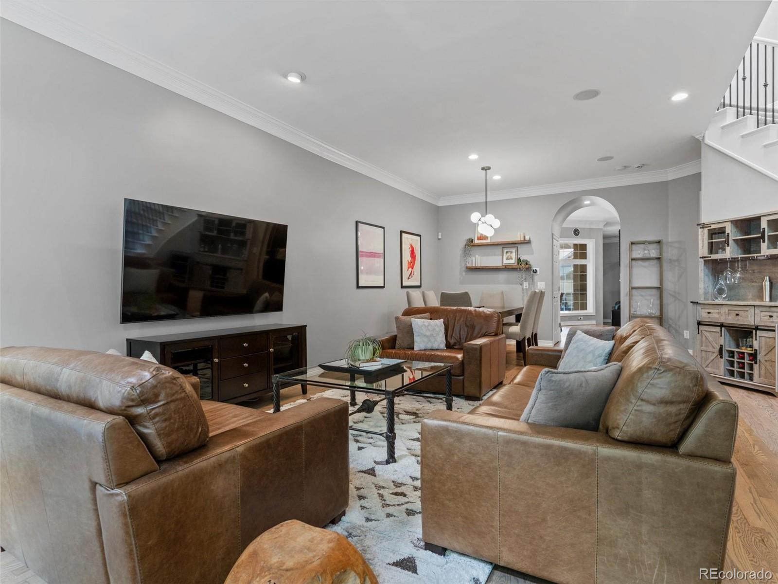 425 Steele Street