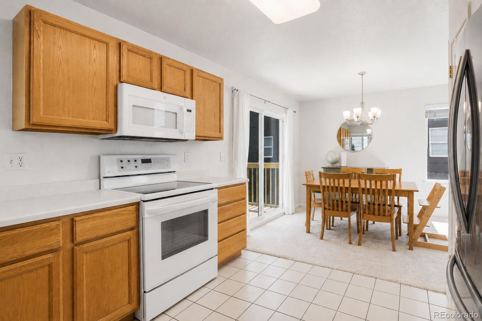 8814 S Field Court