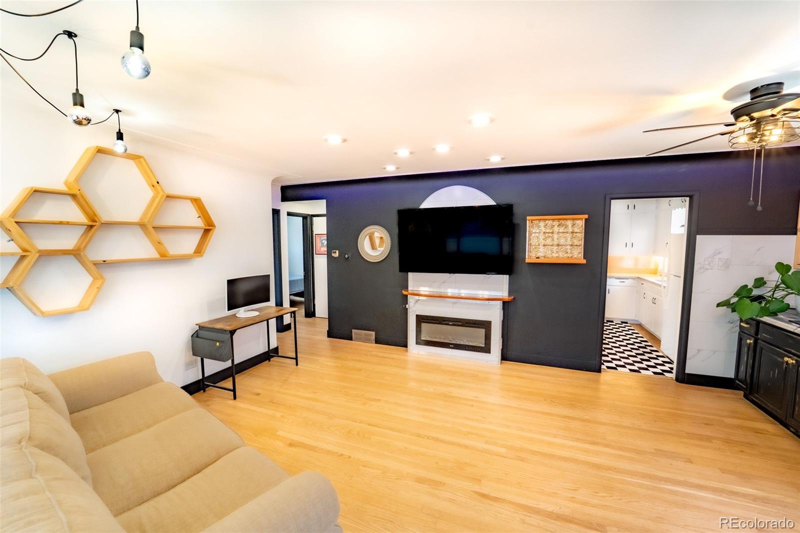 2548 S Zurich Court