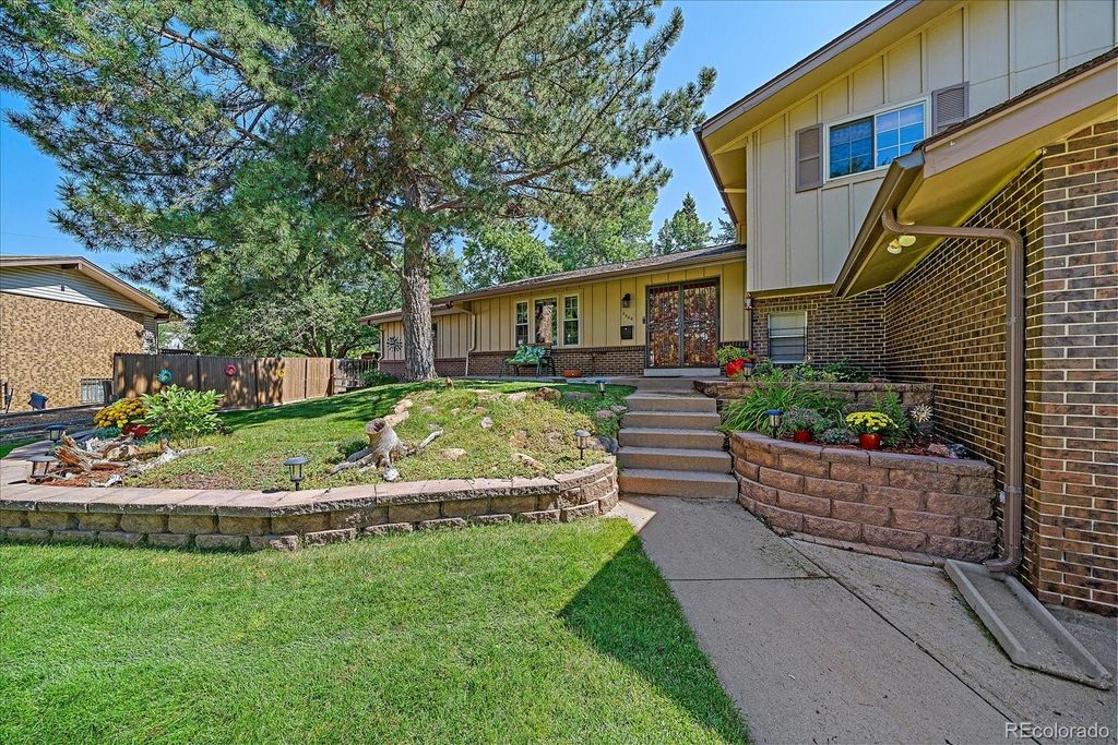 Photo of 8866 E Easter Avenue, Centennial, CO 80112 (MLS # 5402596)