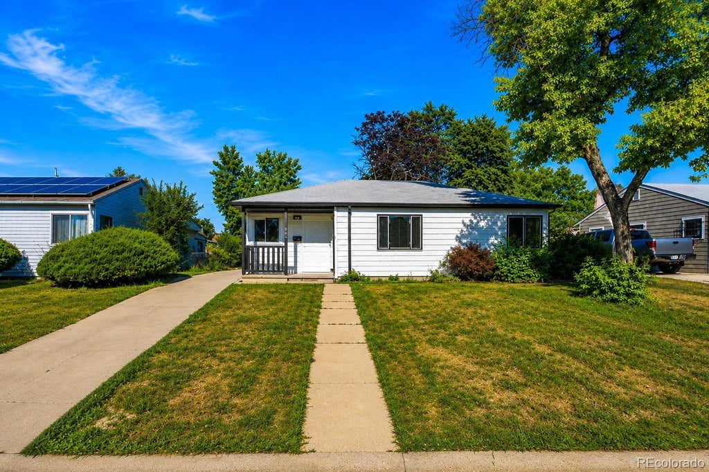 Photo of 931 S Canosa Court, Denver, CO 80219 (MLS # 4002647)