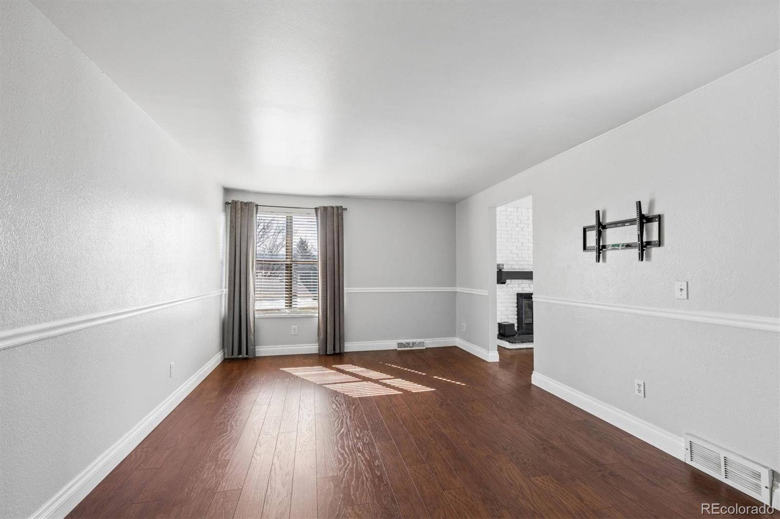 10433 Garrison Street