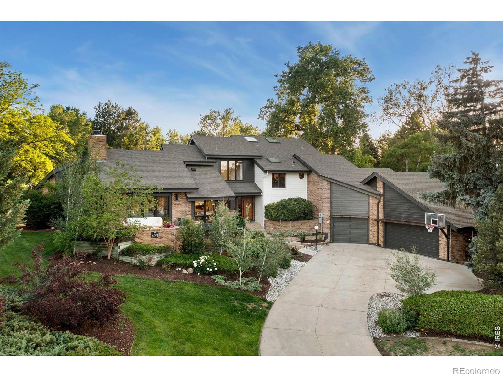 625 Skysail Lane
