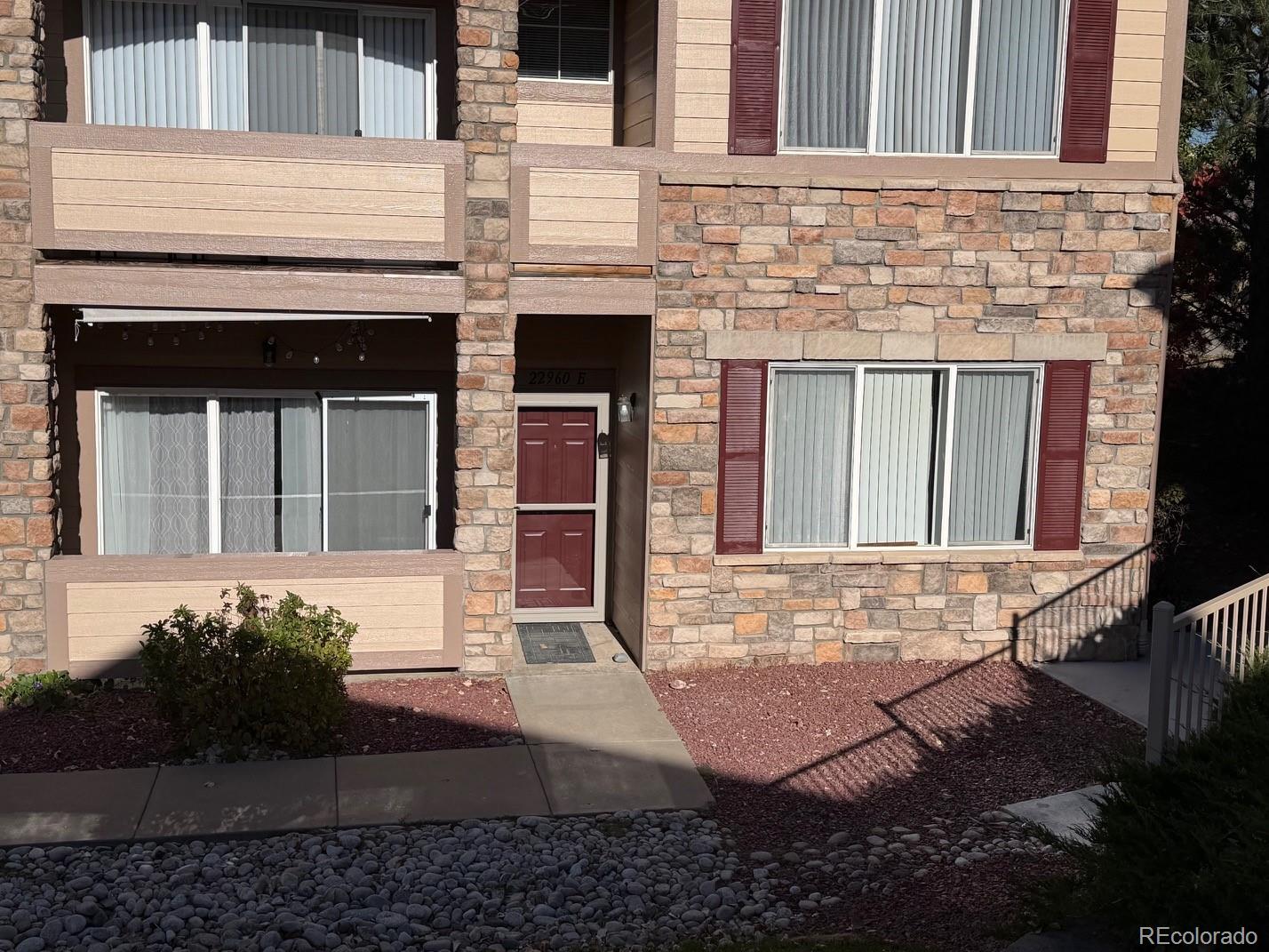 22960 E Roxbury Drive E