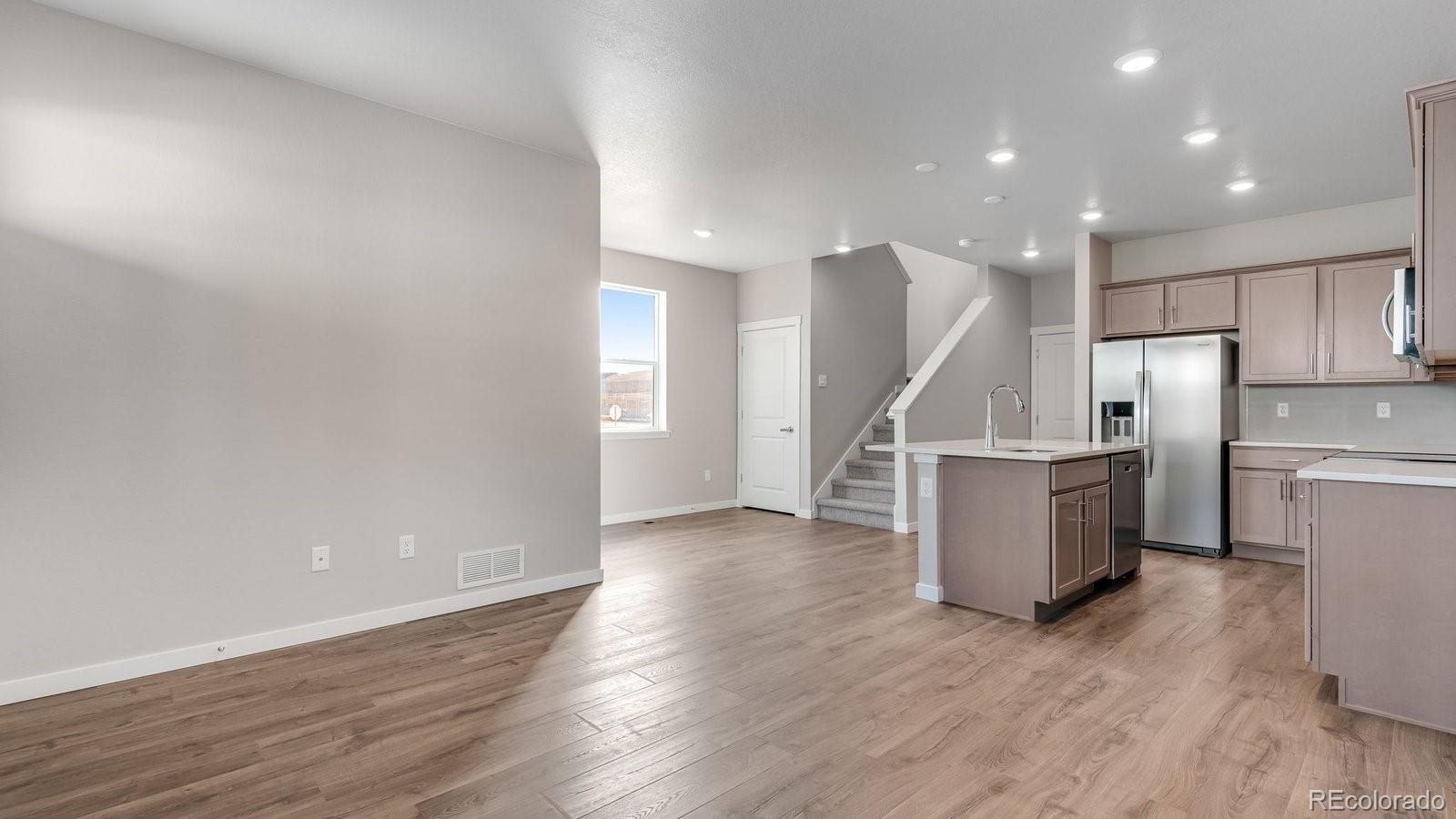 22624 E 6th Place