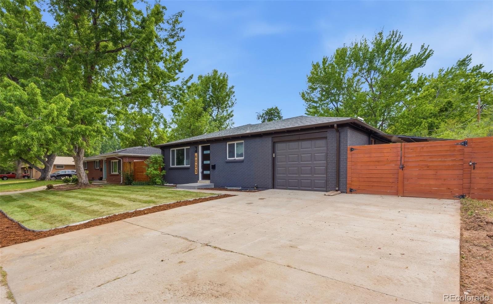 6033 Hoyt Court