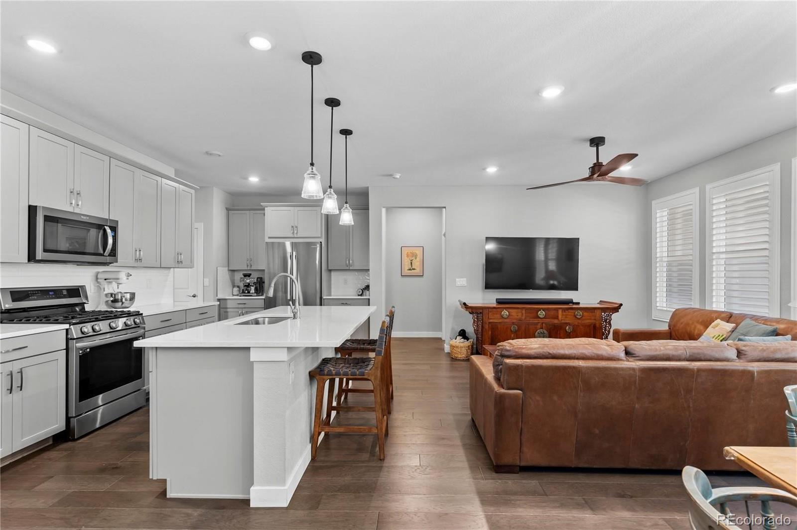 1954 Canyonpoint Lane