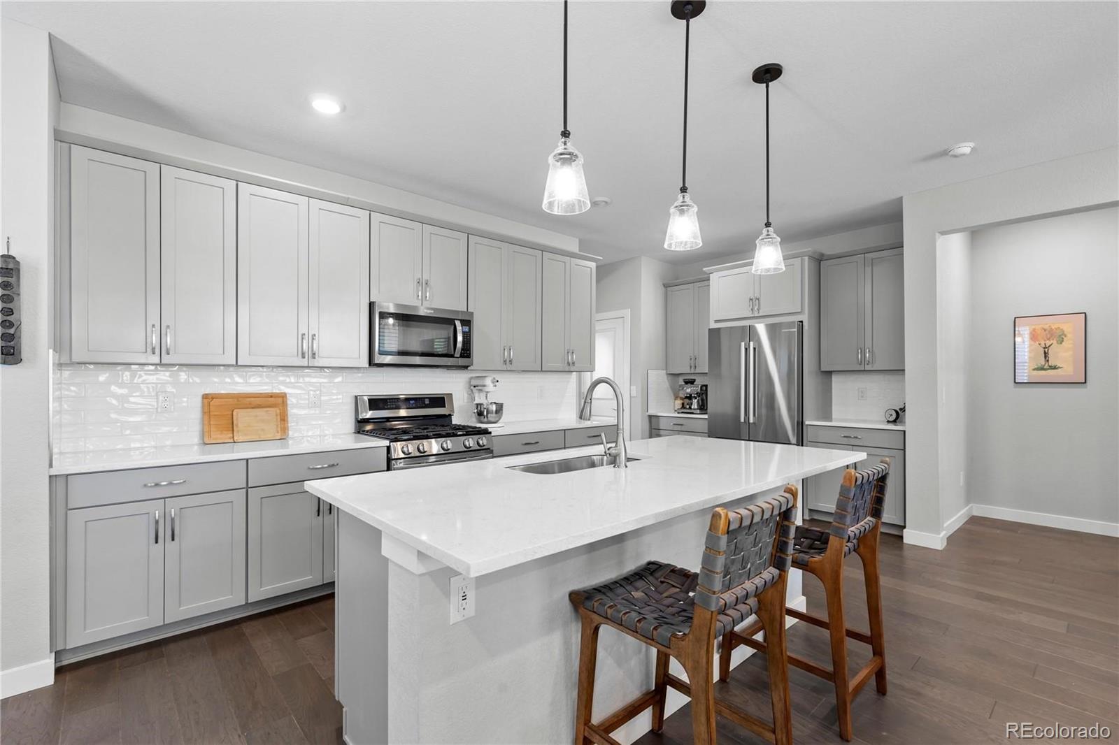 1954 Canyonpoint Lane