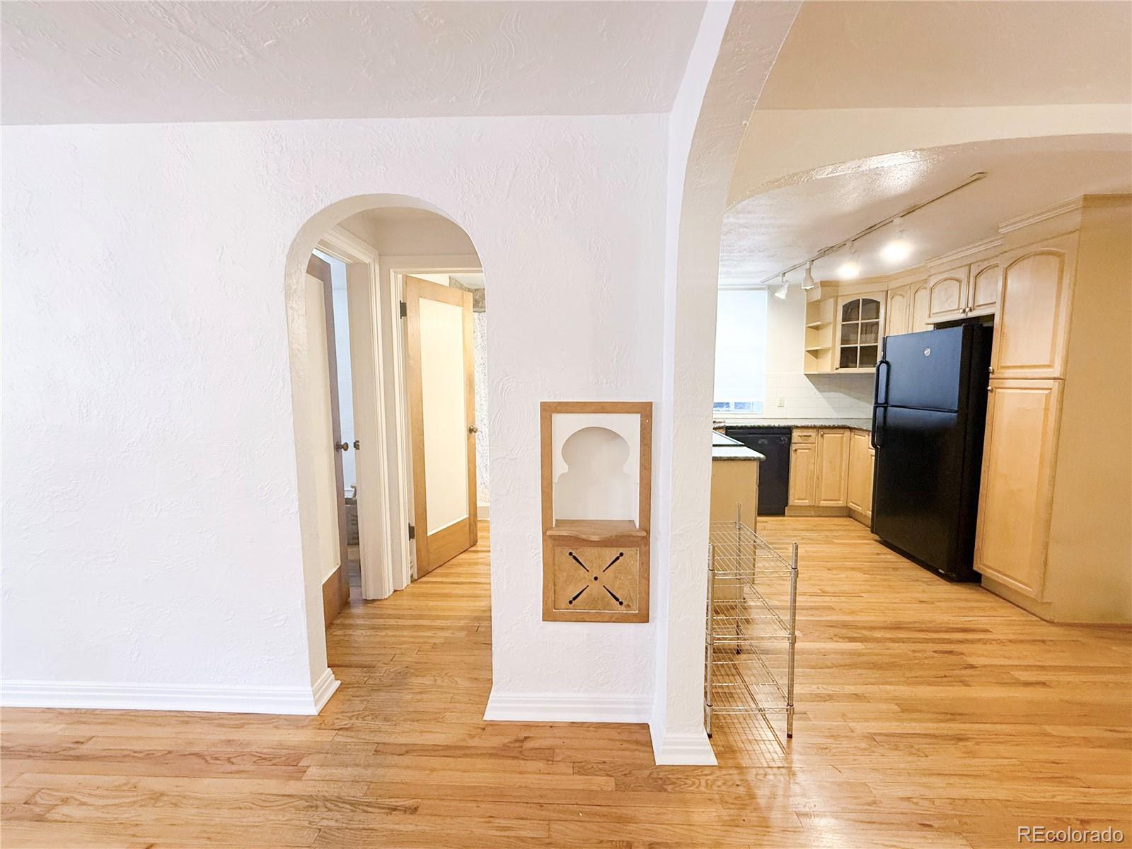 485 S Logan Street 16