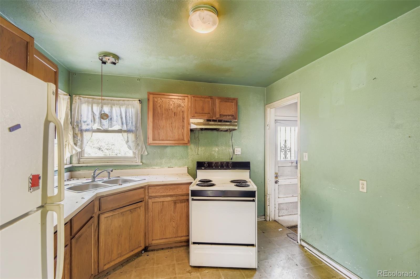 1967 Macon Street, Aurora, CO, 80010 4 1967 Macon Street